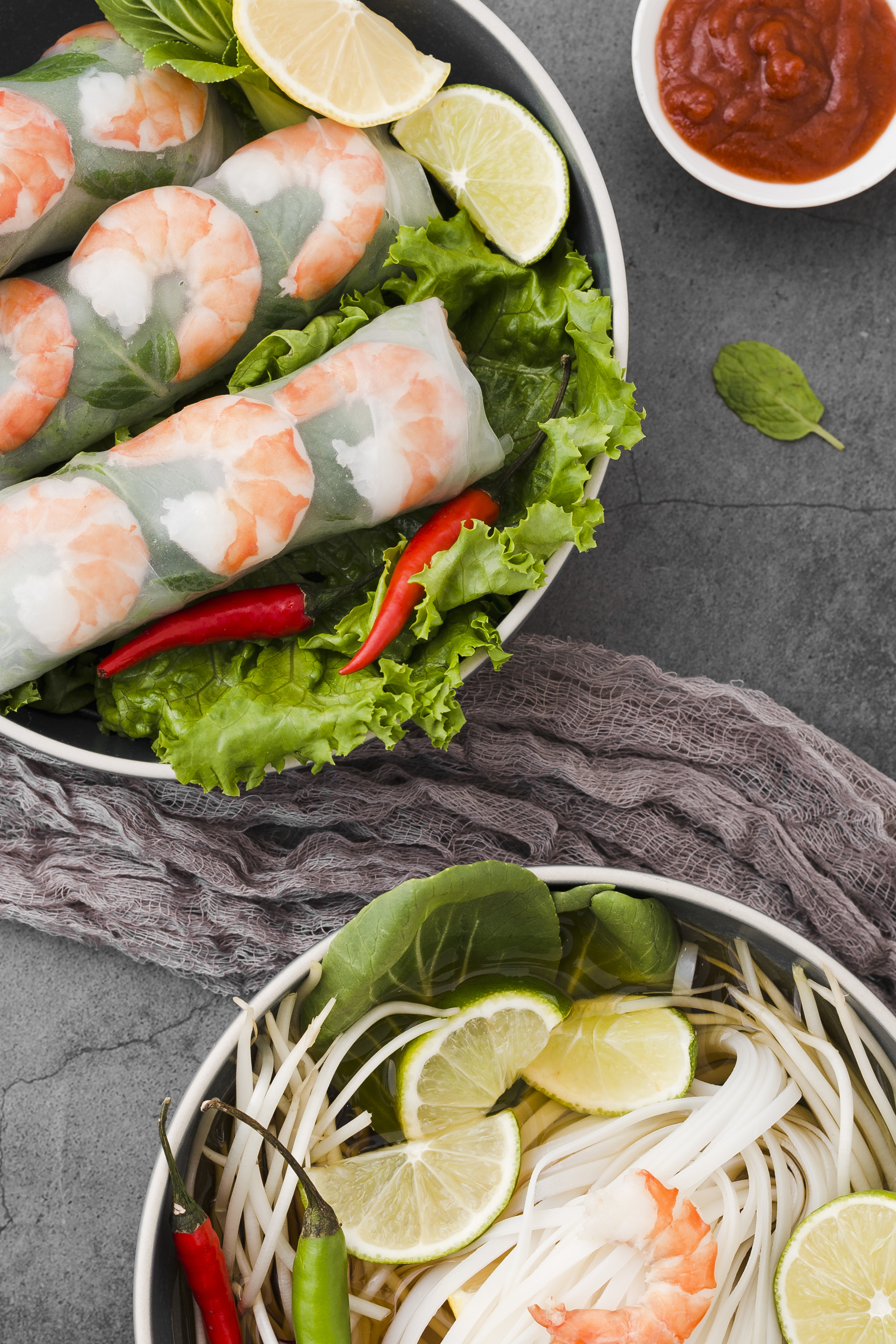 <span  class="uc_style_uc_tiles_grid_image_elementor_uc_items_attribute_title" style="color:#ffffff;">summer rolls</span>